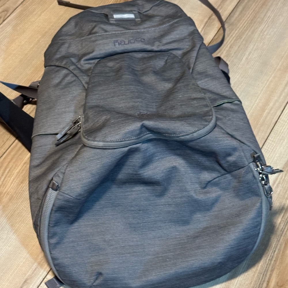 Osprey Gray Backpack - image 4